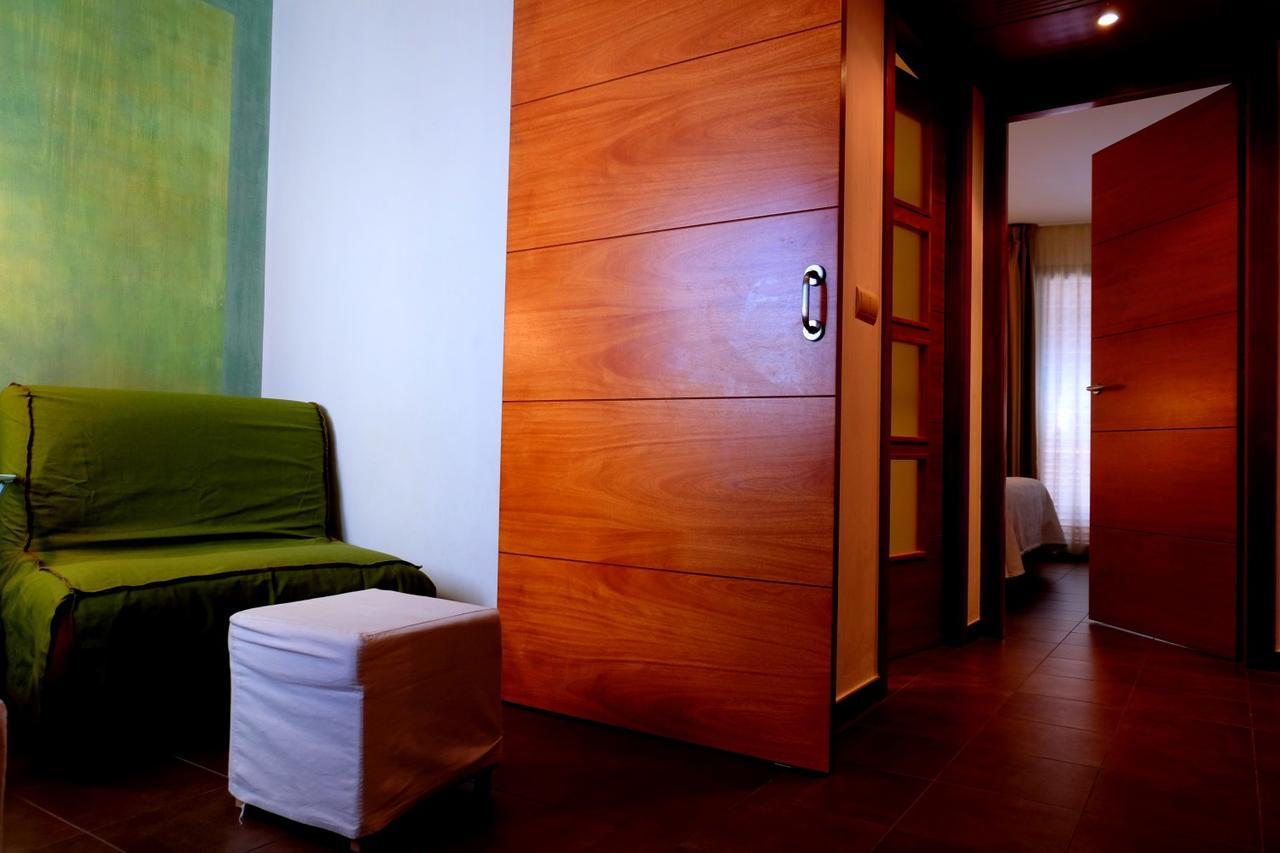 Hotel Carmen Roses Buitenkant foto